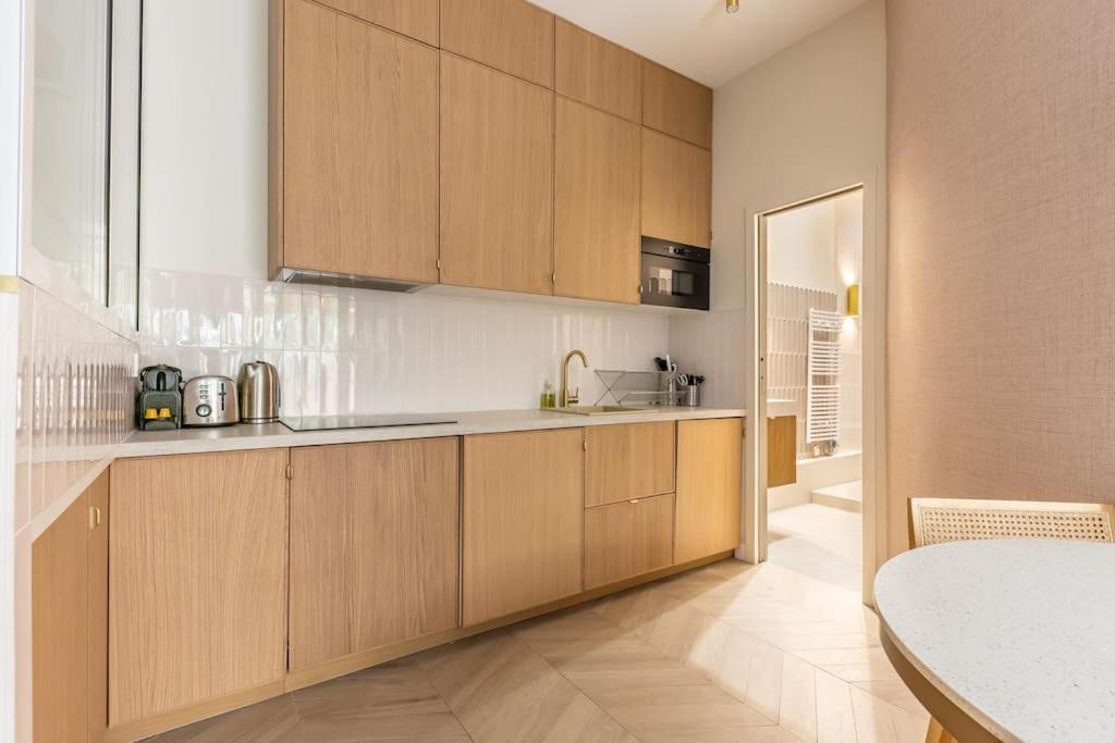 Elegant 4-Star Stay In Central Paris - Suite Apart エクステリア 写真